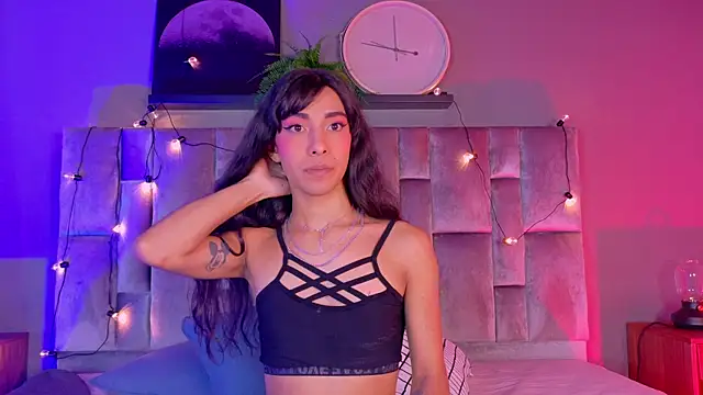 Snapshot of TiffValentinee_ chatting on October 2025 03:09:02 AM TiffValentinee online show from October 2025 03:09:02 AM