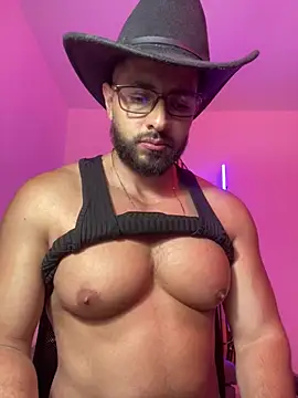 Snapshot of magnumchris chatting on February 2026 11:24:02 PM magnumchris online show from February 2026 11:24:02 PM