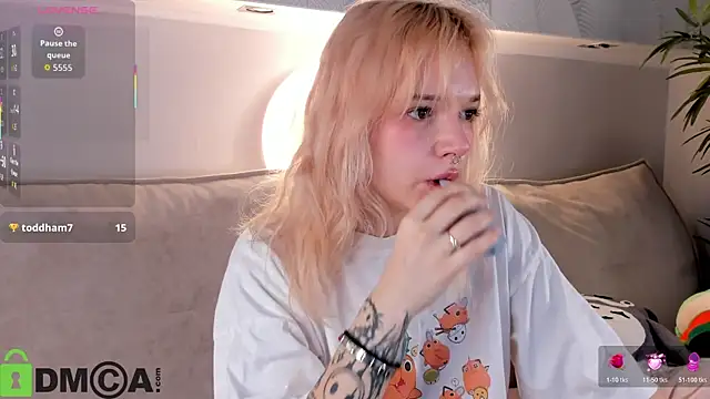 Molly Platt online show from March 2026 09:12:02 AM