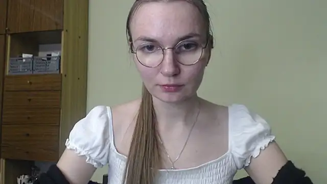 LooveELLYx online show from December 2024 05:40:02 PM