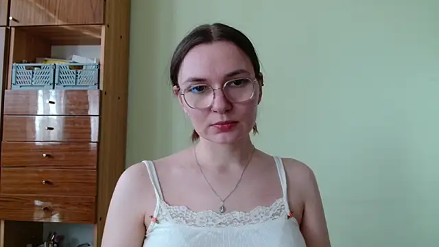 LooveELLYx online show from April 2026 01:34:02 PM