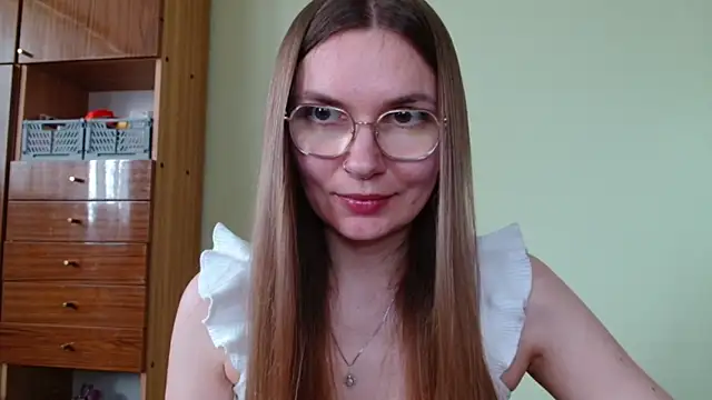 LooveELLYx online show from May 2026 01:38:02 PM