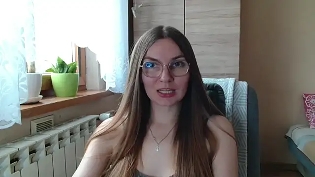 LooveELLYx online show from July 2026 01:24:02 PM