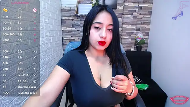 isabelsaenzxx online show from October 2025 12:58:01 PM