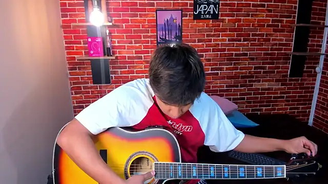 Snapshot of Thiago_Kozak chatting on June 2026 01:38:02 PM Thiago Kozak online show from June 2026 01:38:02 PM