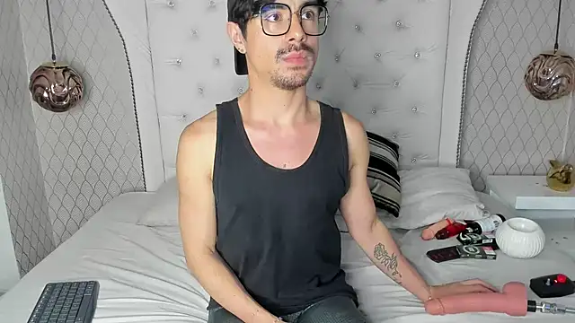 BryCams3 online show from September 2025 11:15:02 PM