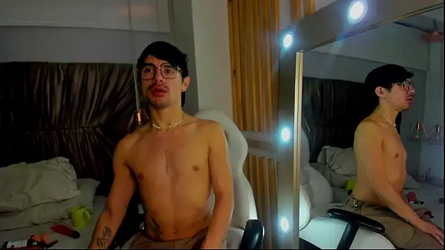 BryCams3 online show from September 2025 04:47:01 AM