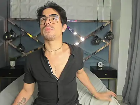 BryCams3 online show from September 2025 12:35:01 AM