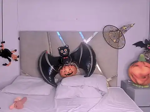 BryCams3 online show from October 2025 04:53:01 AM