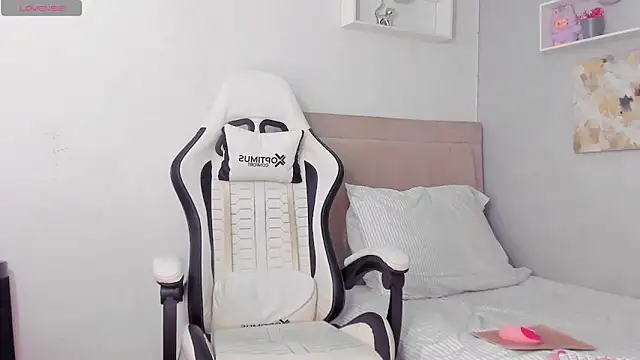 Snapshot of Thomas_wil chatting on February 2026 09:33:02 PM Thomas wil online show from February 2026 09:33:02 PM