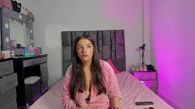 Esmeraldaa- online show from January 2026 06:51:02 AM