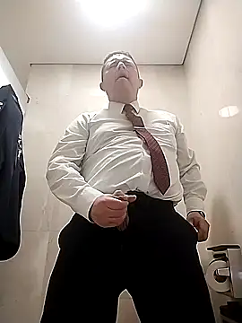 BigCristh79 online show from October 2025 12:00:01 AM