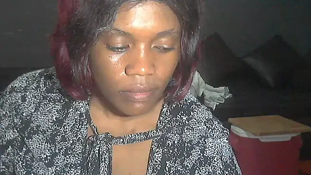 sexythae32 online show from November 2025 02:00:01 PM