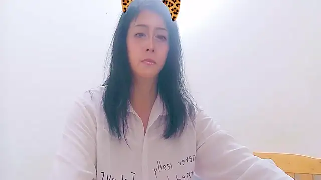 yueeraijj88 online show from September 2025 11:43:01 AM