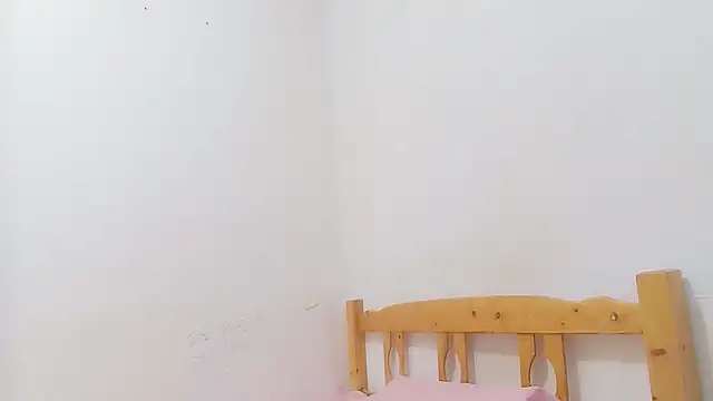 yueeraijj88 online show from November 2025 05:44:01 AM