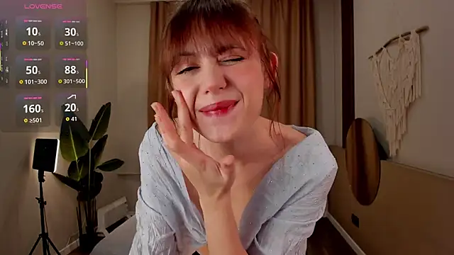 chloe dreammm online show from October 2025 05:13:01 AM