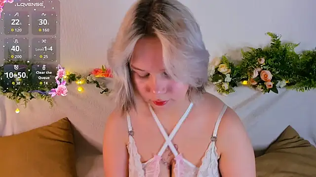 Snapshot of girlllsooft chatting on September 2025 04:22:02 PM girlllsooft online show from September 2025 04:22:02 PM