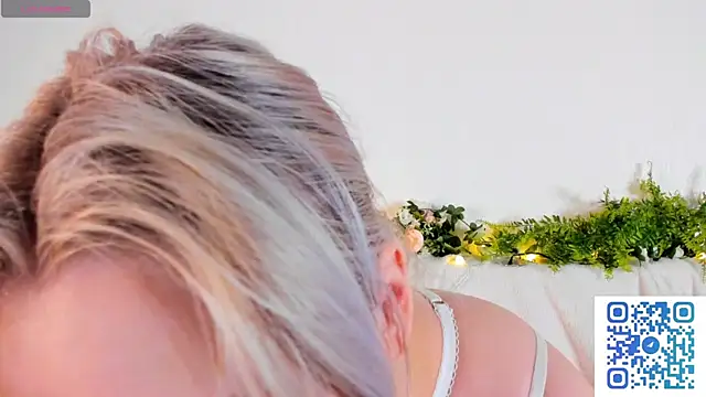 Snapshot of girlllsooft chatting on October 2025 05:11:02 PM girlllsooft online show from October 2025 05:11:02 PM