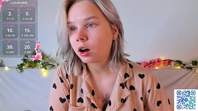 Snapshot of girlllsooft chatting on November 2025 01:38:02 AM girlllsooft online show from November 2025 01:38:02 AM