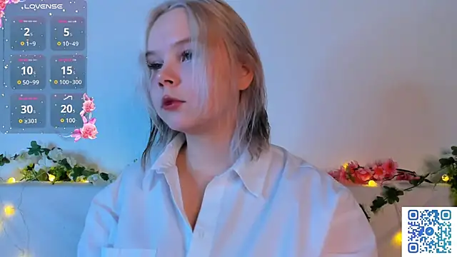 Snapshot of girlllsooft chatting on November 2025 10:44:02 PM girlllsooft online show from November 2025 10:44:02 PM