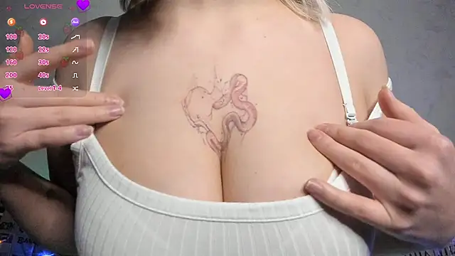 Snapshot of girlllsooft chatting on February 2026 01:04:02 AM girlllsooft online show from February 2026 01:04:02 AM