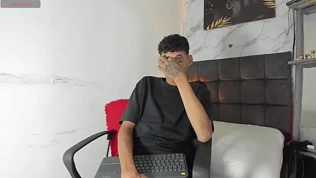 afrodita n ares online show from November 2025 07:23:02 PM