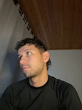 Michaell Spinelly online show from October 2025 07:24:02 PM