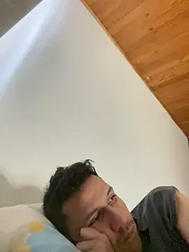 Michaell Spinelly online show from November 2025 04:18:02 PM