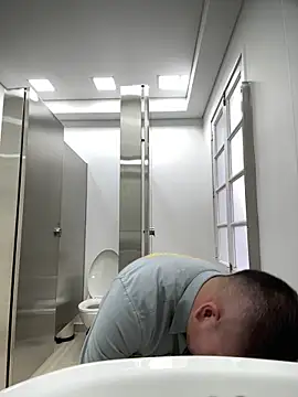 Manu0586 online show from April 2026 12:08:02 PM