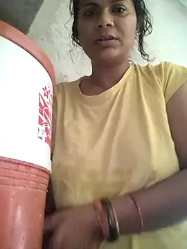 Snapshot of couple_71 chatting on May 2026 07:47:02 AM couple 71 online show from May 2026 07:47:02 AM