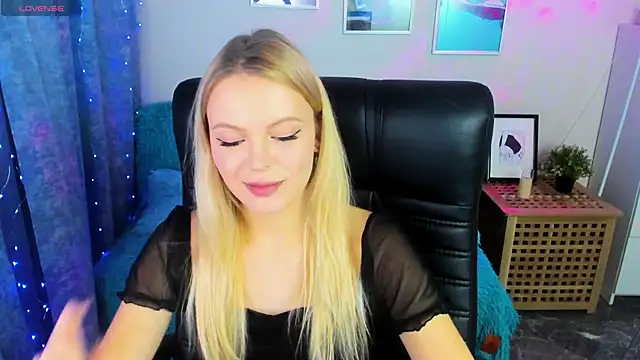 KatherineePierce online show from October 2025 05:03:01 PM