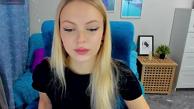 KatherineePierce online show from November 2025 05:46:01 PM