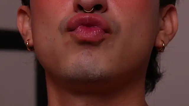 sweettaaron01 online show from June 2026 02:24:02 AM