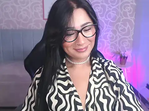 evelyn ch  online show from September 2025 10:50:01 AM