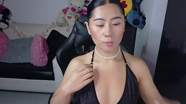 evelyn ch  online show from October 2025 10:47:02 AM