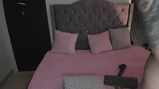 Scarbadgirl  online show from October 2025 03:18:02 AM