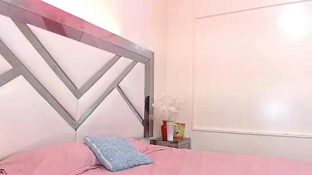 samara selene online show from September 2025 07:04:01 PM