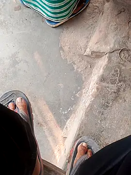 Snapshot of CatchingBouquet chatting on December 2025 01:59:02 AM CatchingBouquet online show from December 2025 01:59:02 AM