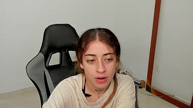 Snapshot of star_shooting8 chatting on January 2026 08:11:02 PM star shooting8 online show from January 2026 08:11:02 PM