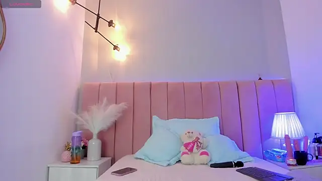 Alisson Owen online show from November 2025 04:15:01 AM