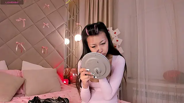 Snapshot of Nelly_Kimm chatting on March 2026 01:01:02 AM Nelly Kimm online show from March 2026 01:01:02 AM