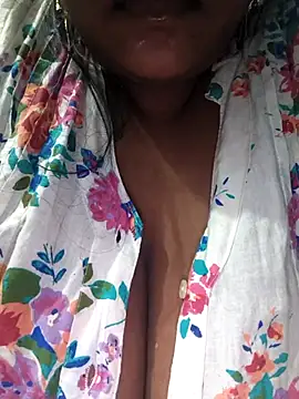 Dassing strip couple online show from October 2025 07:33:02 PM