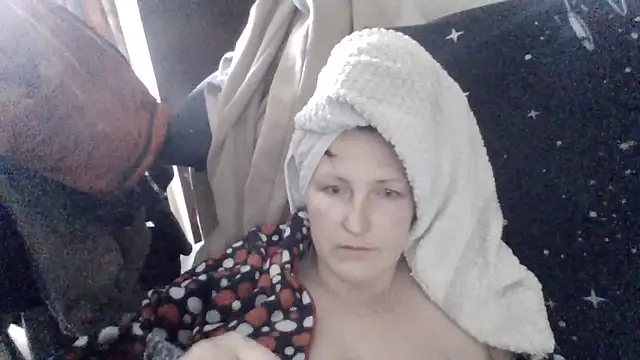 Snapshot of AllaSowinskaya chatting on May 2026 09:14:01 AM AllaSowinskaya online show from May 2026 09:14:01 AM