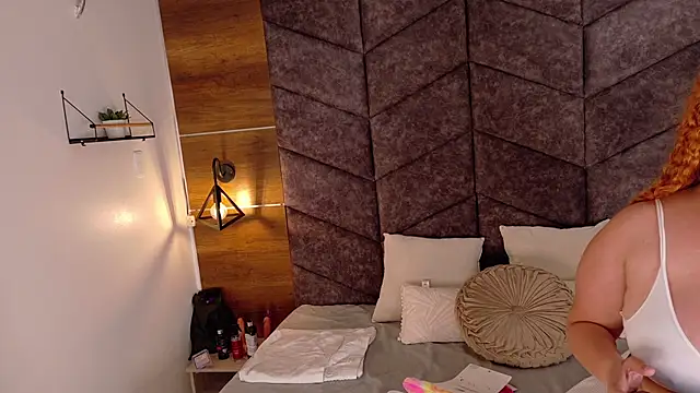 JenaCooper  online show from September 2025 02:45:01 AM