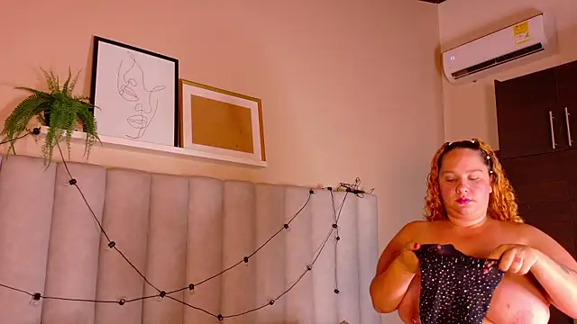 JenaCooper  online show from January 2026 07:39:01 PM