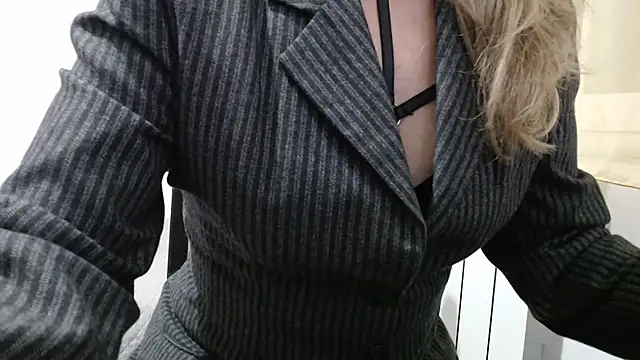 Snapshot of SerenaMilf chatting on March 2026 08:56:01 PM SerenaMilf online show from March 2026 08:56:01 PM