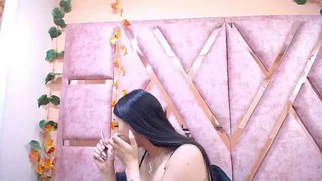 Issabela Mackey  online show from November 2025 04:40:02 AM