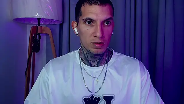 Shane Clay online show from October 2025 01:39:02 AM