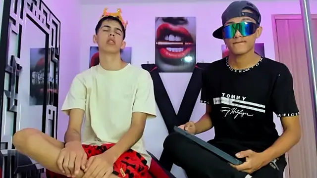 TWINKS FRIENDS online show from October 2025 07:23:02 AM