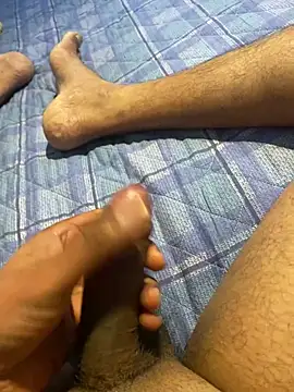 girlslvrs online show from January 2026 11:06:02 PM